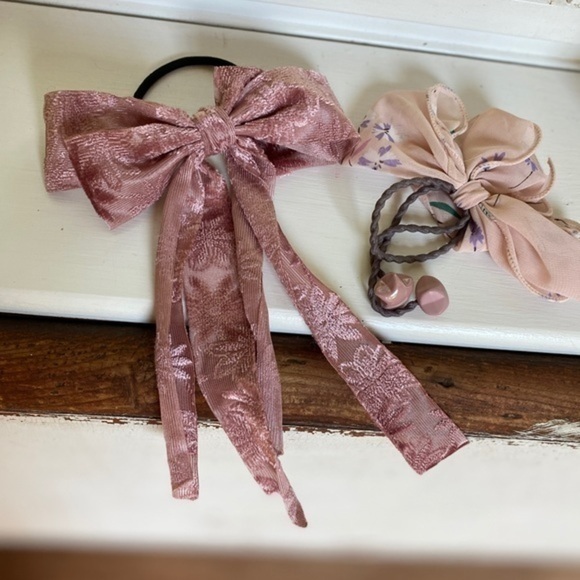 Anthropologie  Pink Bow Bundle - Picture 1 of 5